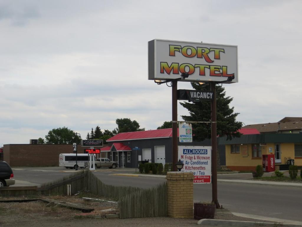 Fort Motel Fort Macleod Buitenkant foto