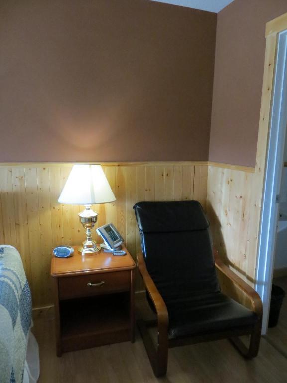 Fort Motel Fort Macleod Buitenkant foto